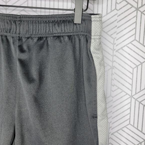 Reebok Gray Basketball Shorts Sz Large - Picture 3 of 6